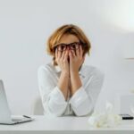 كيفية التوقف عن التفكير